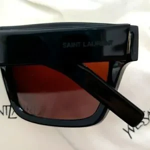 Yves Saint Laurent | Accessories | Yves Saint Laurent Bold 5  display picture 2